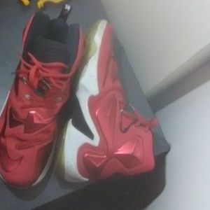 Nike Shoes - Labron Nike Shoes - Labron